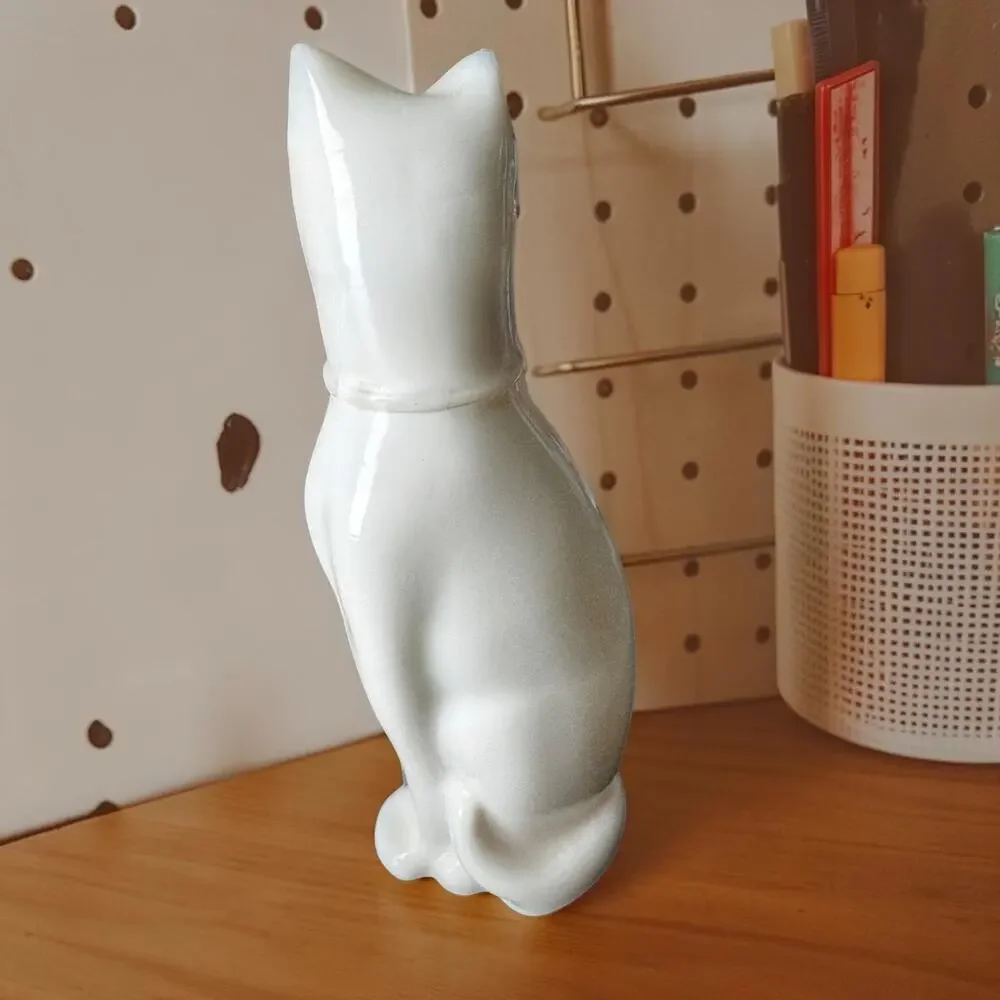 Vintage Avon Moonwind Cologne Cat Bottle 6 oz White Cat Figurine Blue Floral